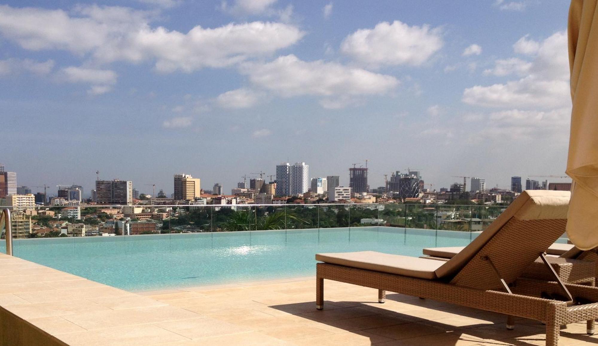 Hotel Alvalade Luanda Exteriör bild